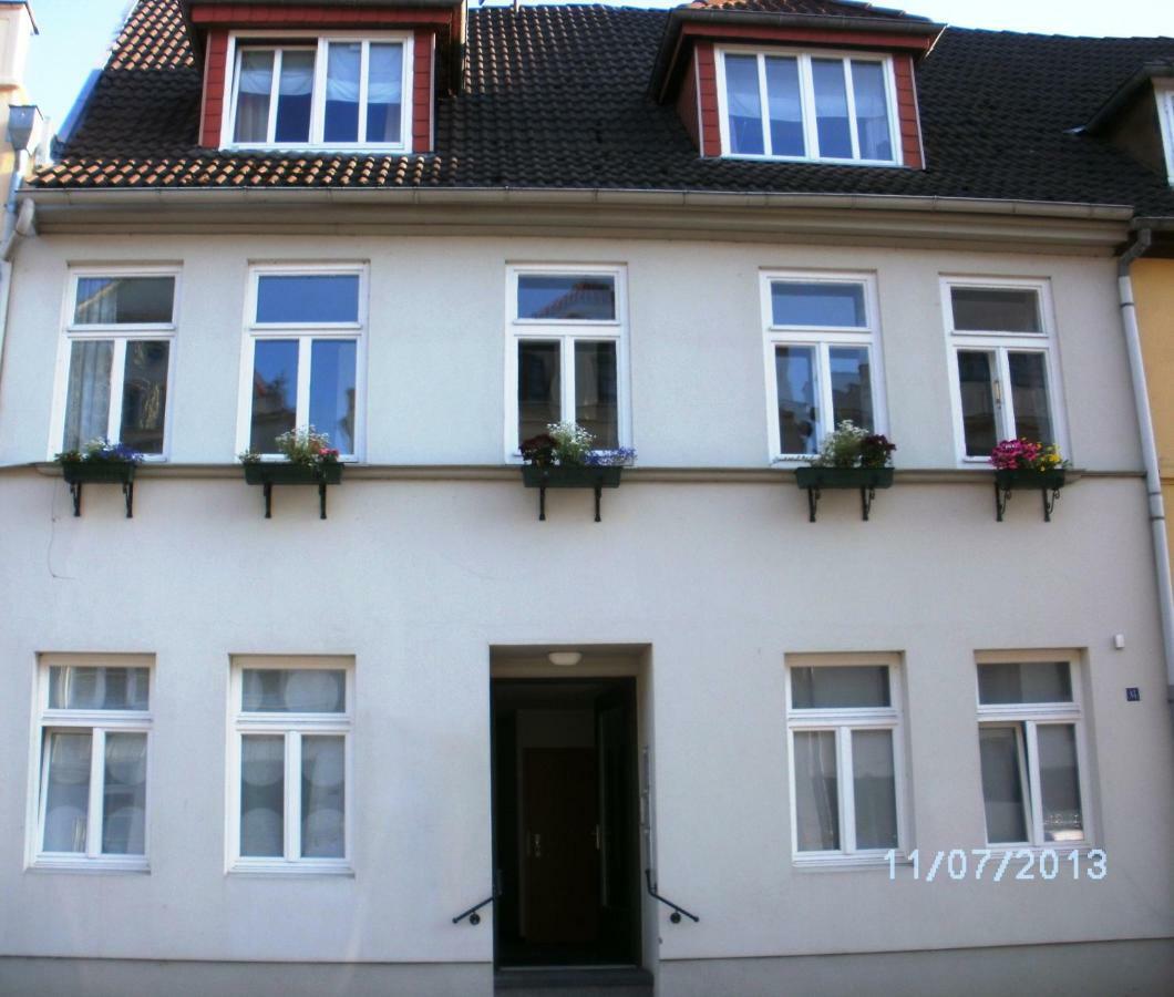 Korner 1 Mit Terrasse & Parkplatz - Abc27 By Abcwismar Apartment Bagian luar foto